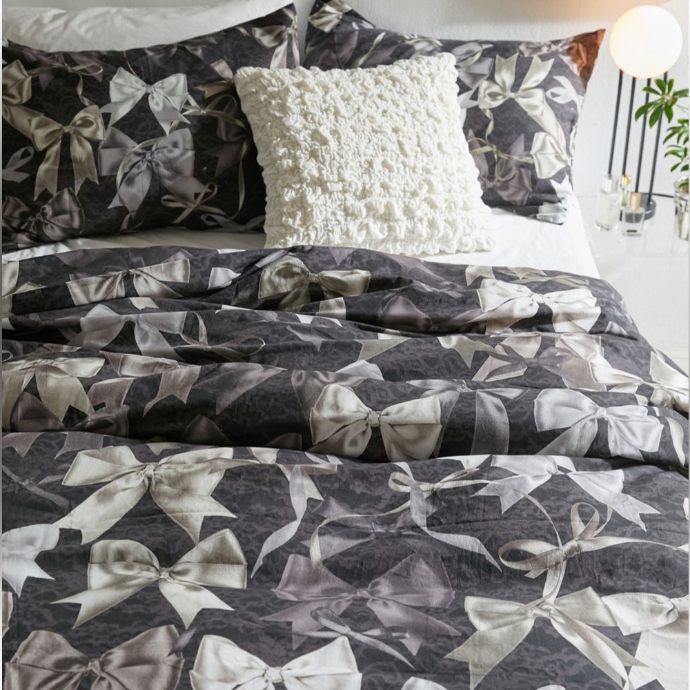 UO Juliette Bows Duvet Cover and Sham Set